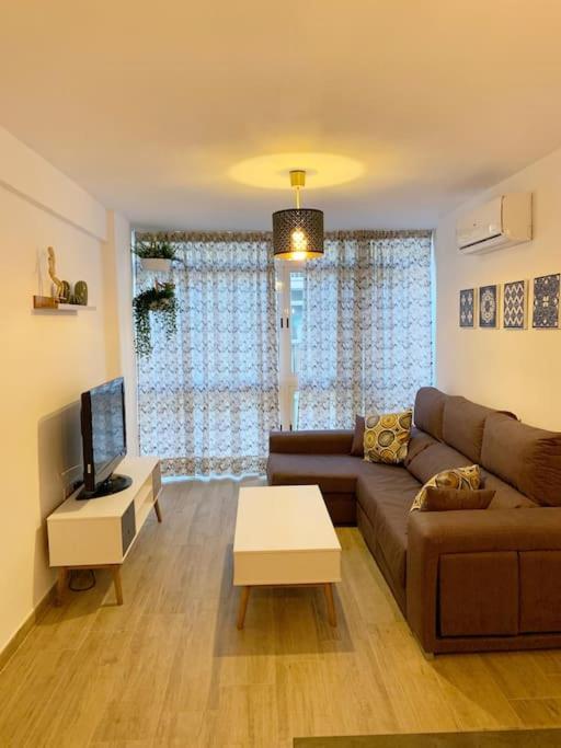 Ideal Apartamento En El Barrio De Las Delicias Málaga Exteriör bild