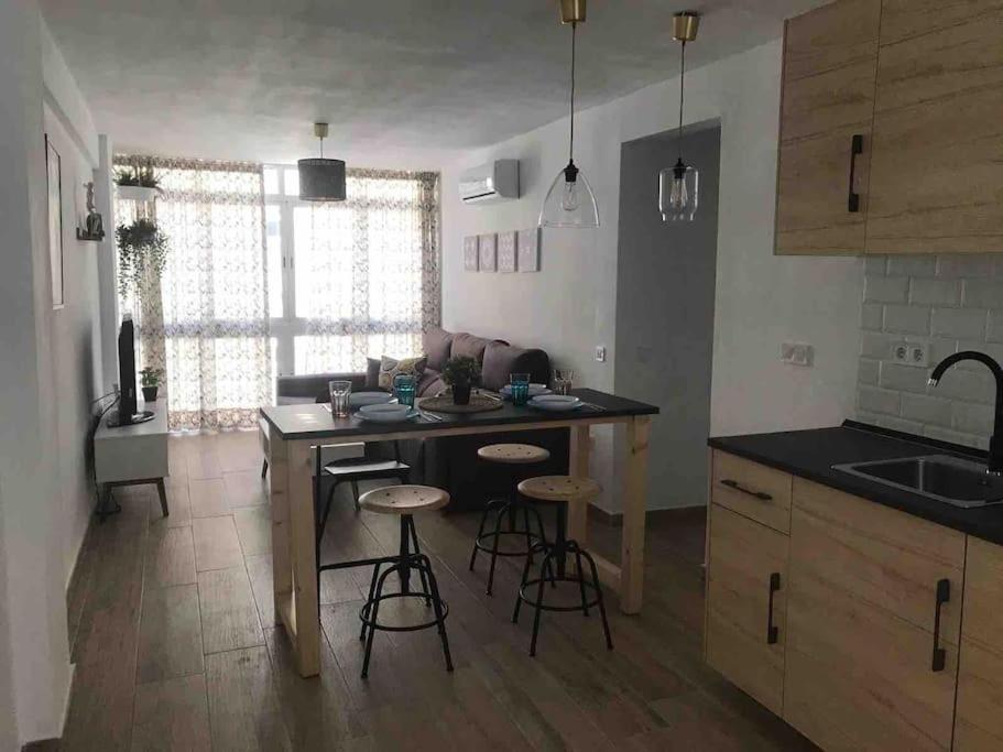 Ideal Apartamento En El Barrio De Las Delicias Málaga Exteriör bild