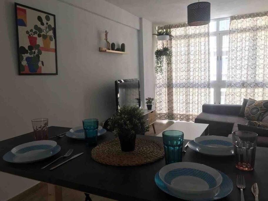Ideal Apartamento En El Barrio De Las Delicias Málaga Exteriör bild