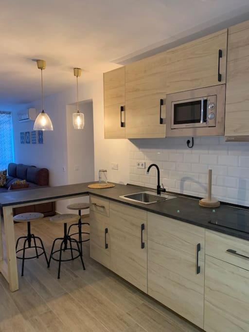 Ideal Apartamento En El Barrio De Las Delicias Málaga Exteriör bild